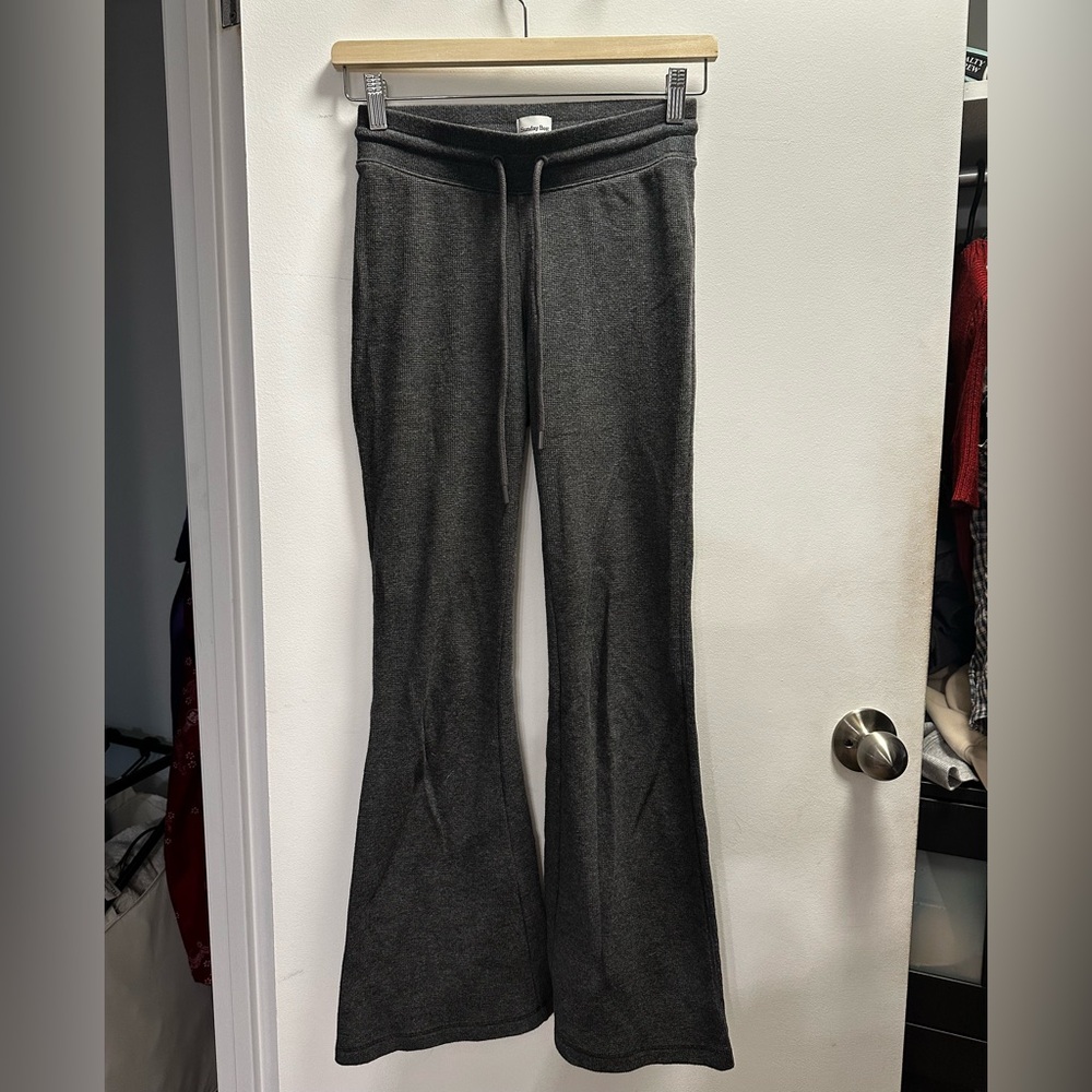 Aritzia Sunday Best Flare Pants Charcoal Gray 2XS | Ribbed Knit Lounge